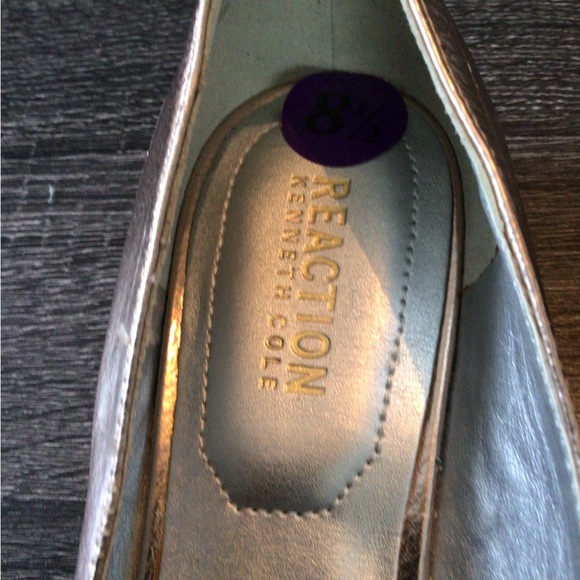 Kenneth Cole Reaction Metallic Rose Gold Loafers. Size 8 1/2. - Picture 2 of 4